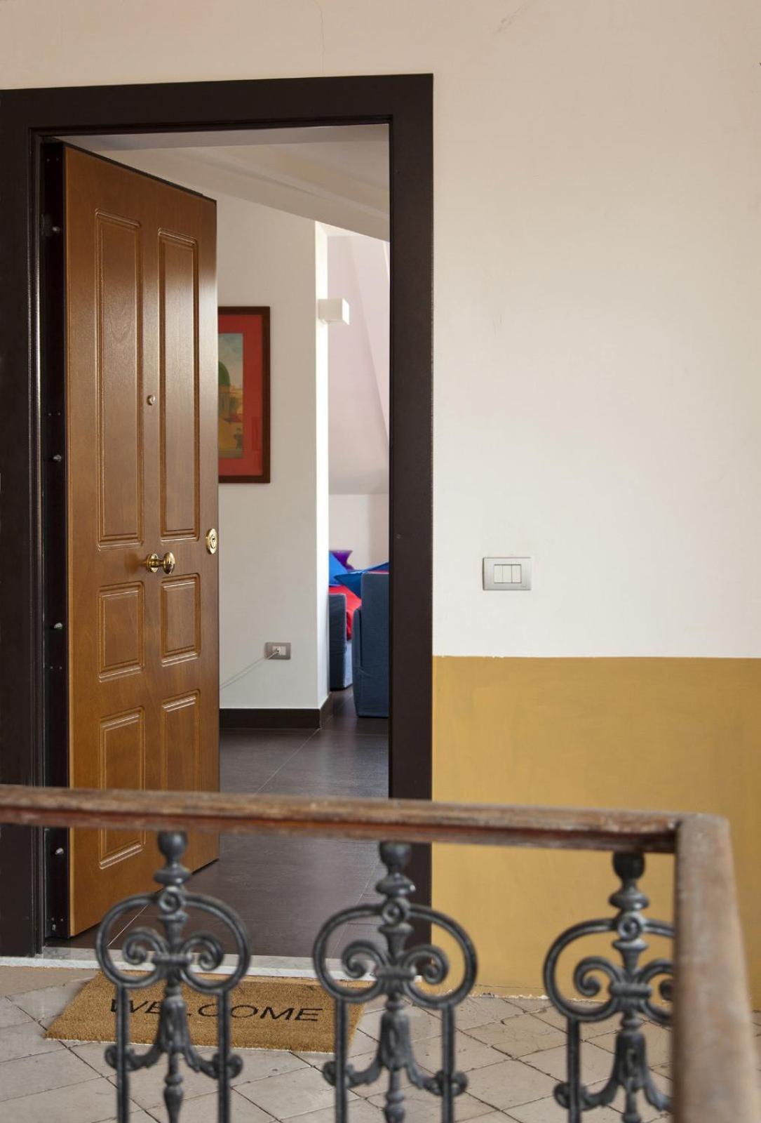 Incantevole Mansarda Al Centro Storico Apartment Naples